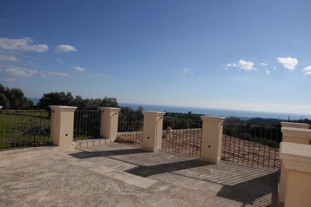 Casale Della Rocca Villa เจราเช ภายนอก รูปภาพ