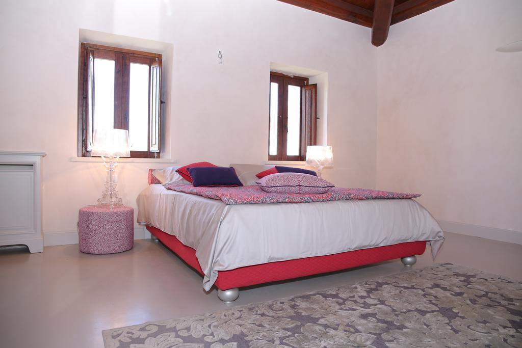 Casale Della Rocca Villa เจราเช ภายนอก รูปภาพ