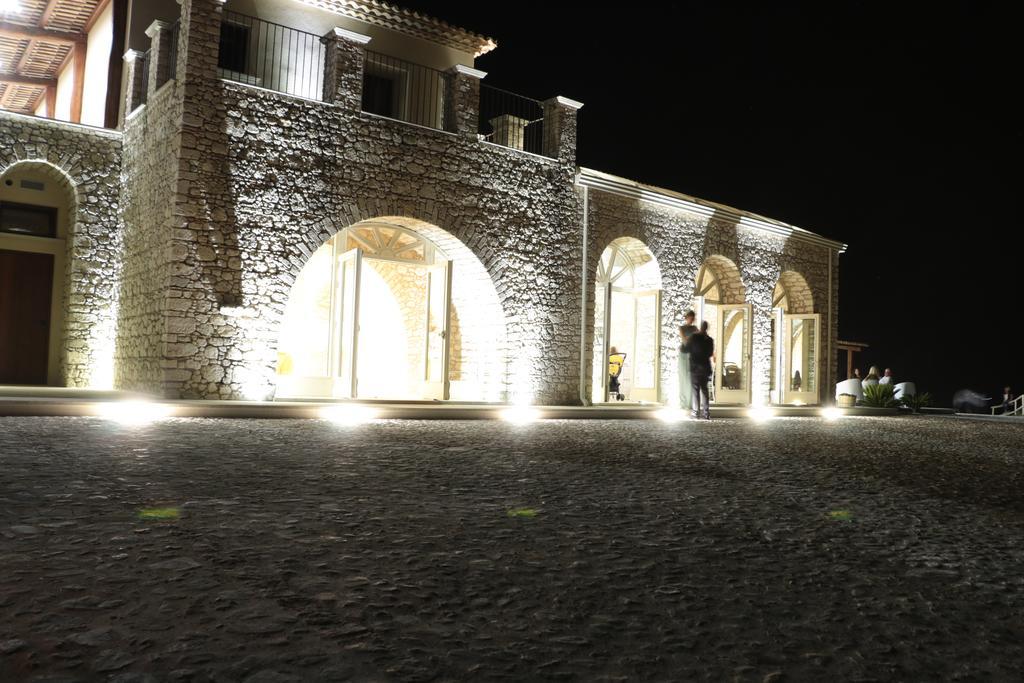 Casale Della Rocca Villa เจราเช ภายนอก รูปภาพ