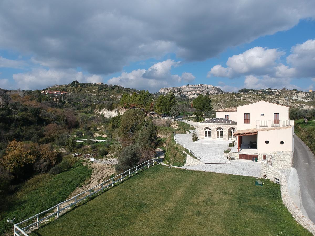 Casale Della Rocca Villa เจราเช ภายนอก รูปภาพ